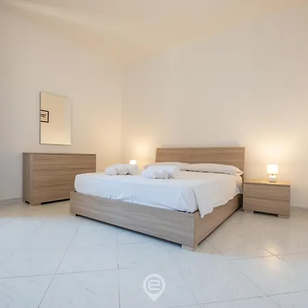 Seashell Apartment