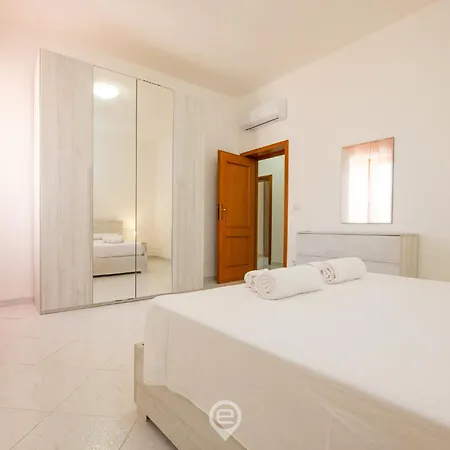 Apartment Seashell