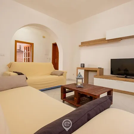 Seashell Apartment
